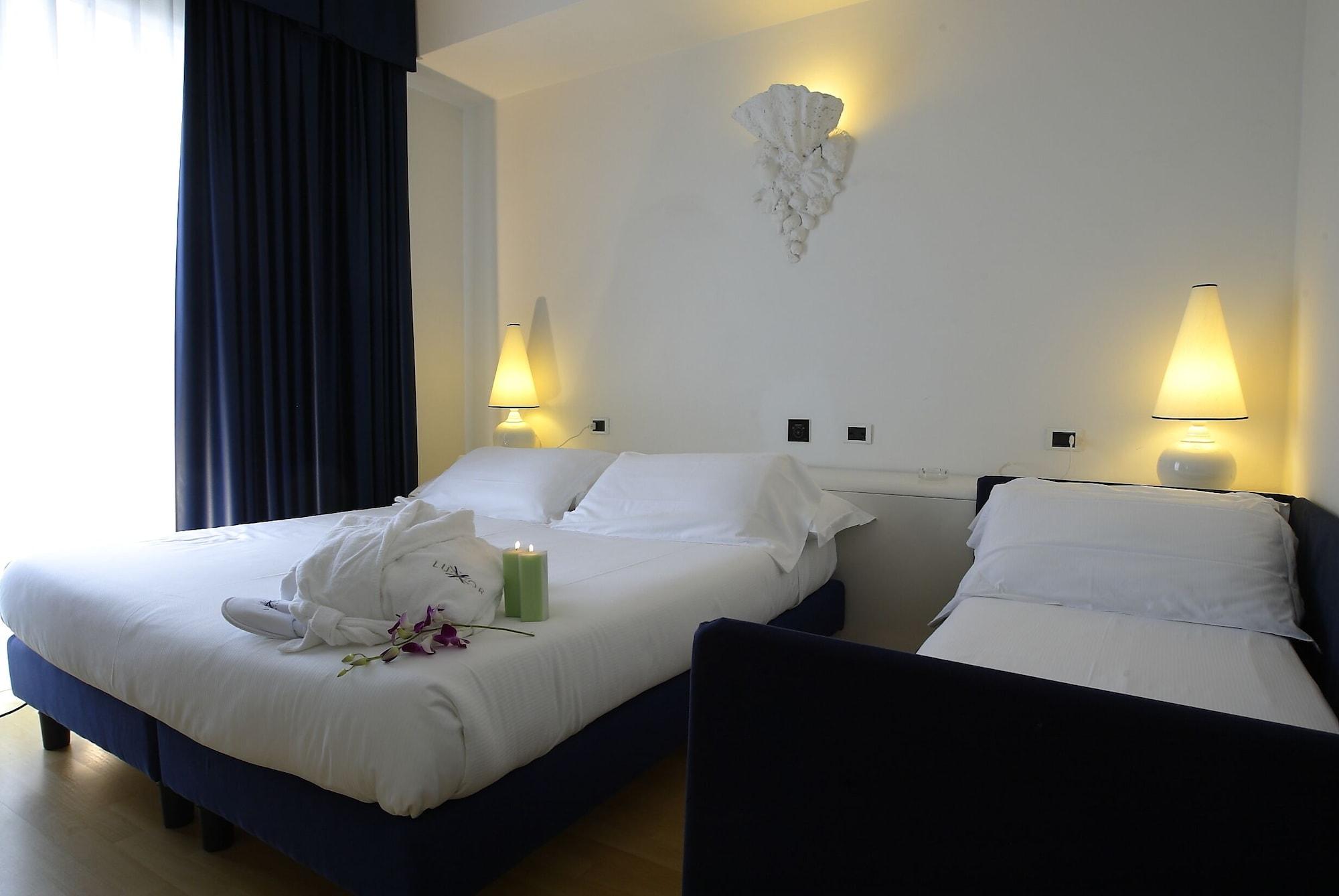 Hotel Luxor Rimini Esterno foto