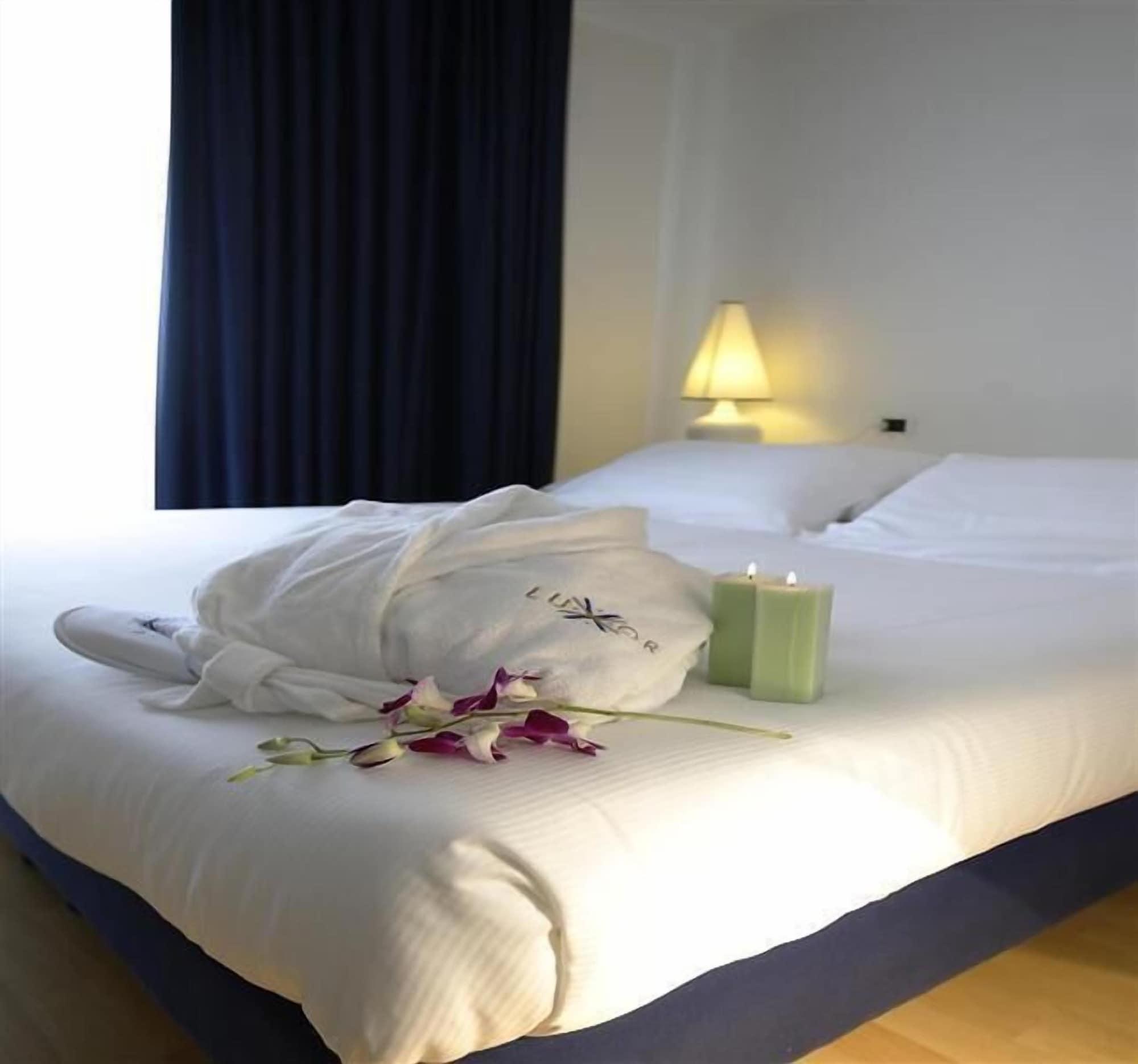 Hotel Luxor Rimini Esterno foto