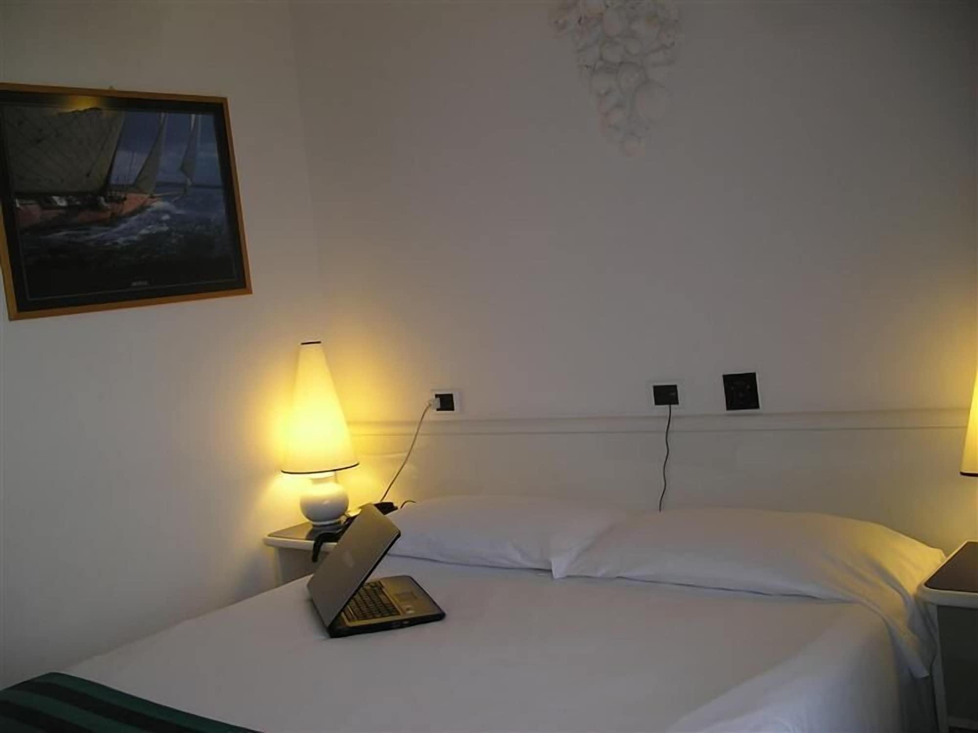 Hotel Luxor Rimini Esterno foto