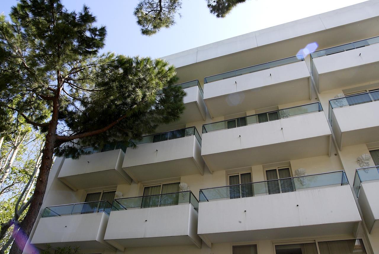 Hotel Luxor Rimini Esterno foto