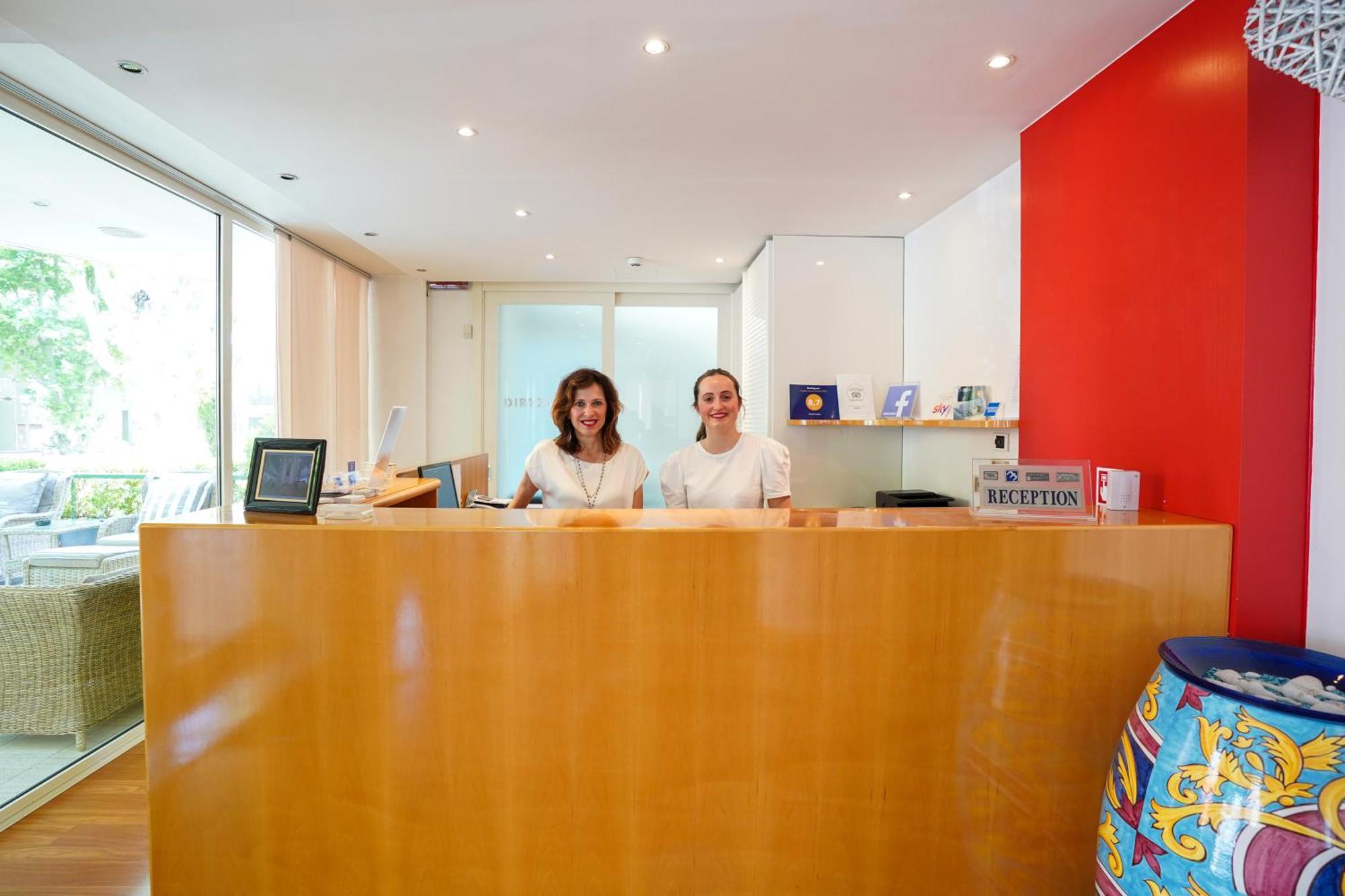 Hotel Luxor Rimini Esterno foto