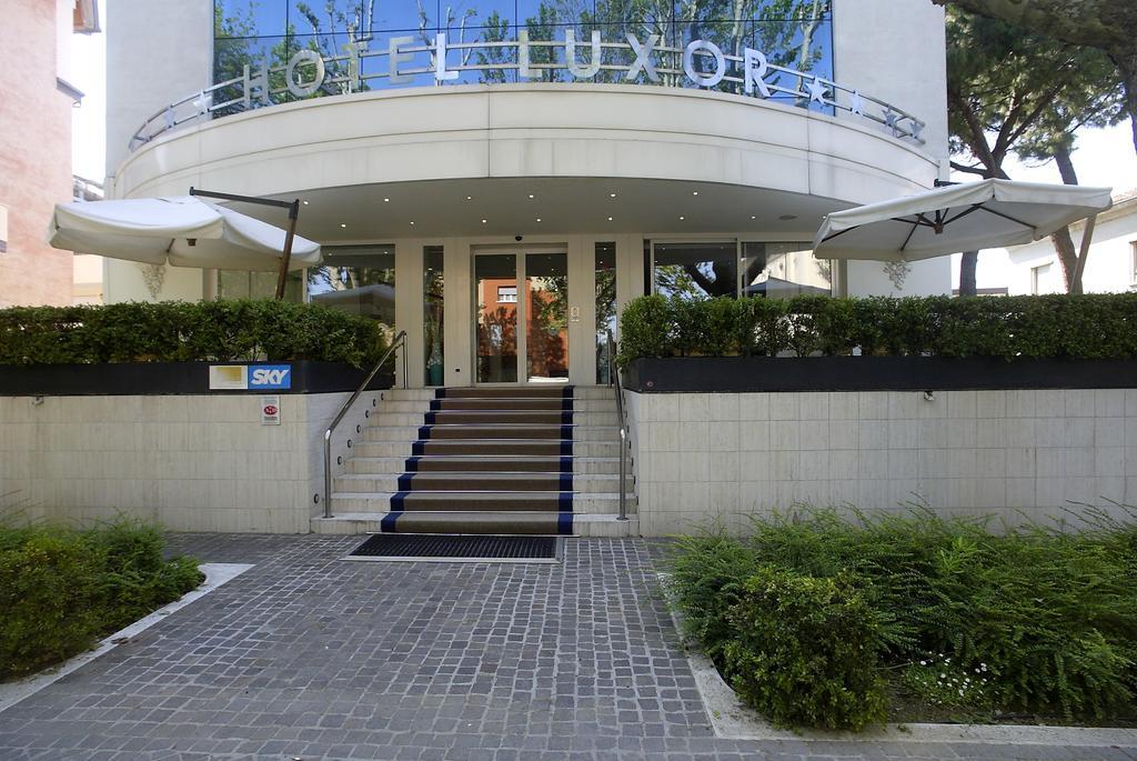 Hotel Luxor Rimini Esterno foto